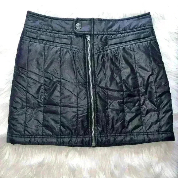 Athleta Toasty Buns Quilted Puffer Miniskirt Black Size 2 - Picture 2 of 12